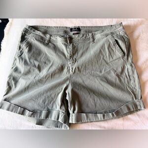 Earl Jeans Plus Size 22W Olive Green Cotton Stretch Shorts Casual Summer Women